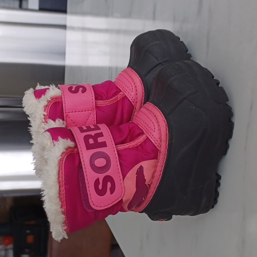 Sorel baby/toddler Girls Snow Boots 4